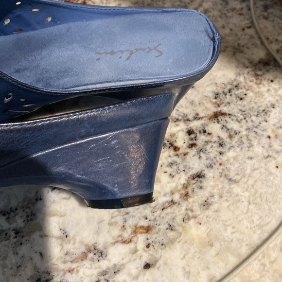 Size 8 1/2 blue leather mules - Picture 5 of 5